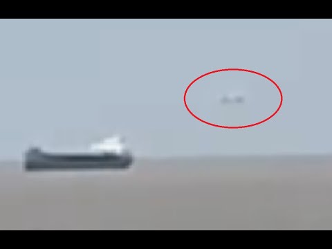 Witness filmed cigar shaped UFO over Bristol Channel