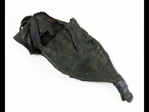 Curator&#039;s Choice Medieval Poulaine Shoe