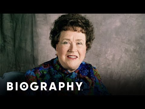 Julia Child - Journalist &amp; Chef | Mini Bio | BIO