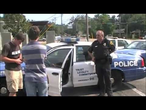 Guy who got his car towed -Pays tow truck company with 8,800 Pennies