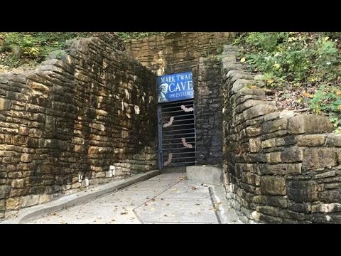 Mark Twain cave tour in Hanibal Missouri