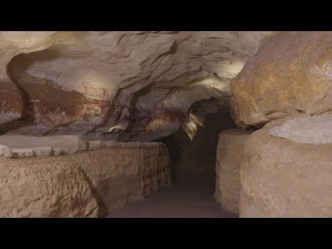 The original Lascaux cave and its reproductions #prehistory