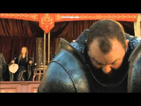 The Mountain crushes Prince Oberyn&#039;s head.