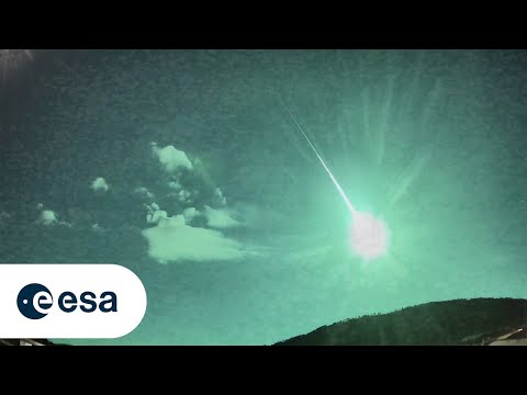 Stunning meteor captured by ESA&#039;s fireball camera in Cáceres, Spain