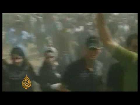 Iranian police arrest mourners at cemetery - 30 Jul 09