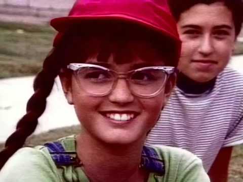 The Wonder Years 1988 - 1993 Opening and Closing Theme (With Snippets)