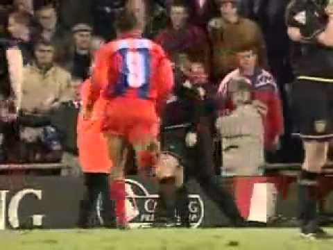 footballer Eric Cantona fights insulting Hooligan