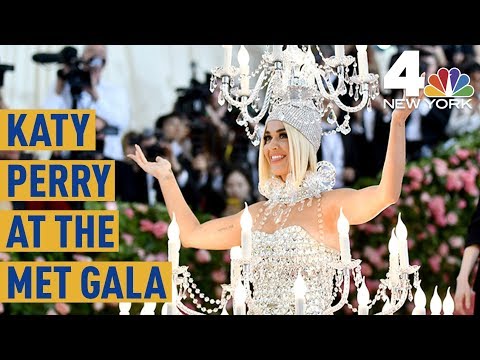 10 Weirdest Outfits in Met Gala History - 36