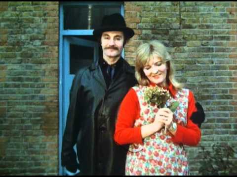 Top 10 British Comedy Songs - 39