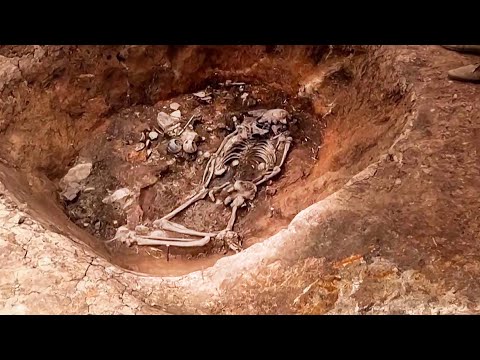 Skeleton With Crossed Legs Puzzles Archeologists in Peru