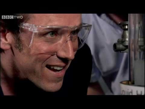 Ben Miller experiments with superfluid helium - Horizon: What is One Degree? - BBC Two