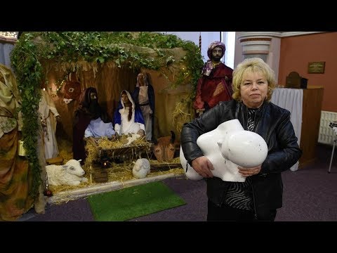 Church Volunteer Uses Mannequins To Create Bizarre Nativity Scene