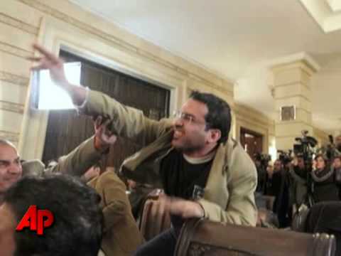 Iraqi Shoe Thrower Asks for a Pardon