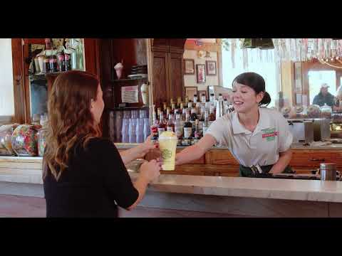 This soda fountain in Los Angeles is straight out of an old-time movie!