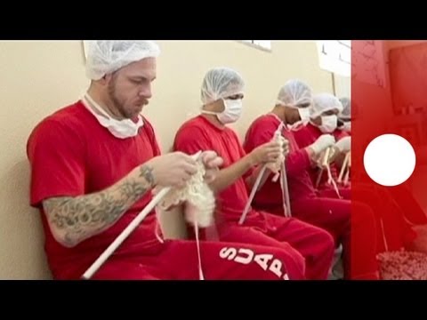 Brazilian prisoners knit their way to freedom