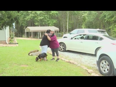 Mail carrier reunited with dog bitten by venomous snake | FOX 5 News