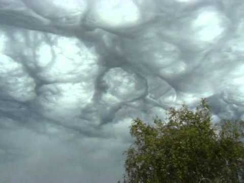 Asperatus clouds (France)