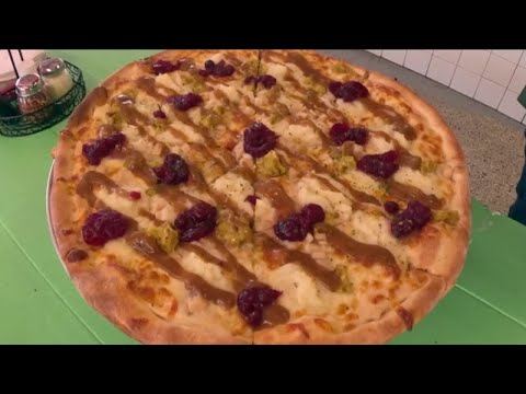 &#039;Thanksgiving Pizza&#039;-becomes viral hit for Santoro&#039;s Pizza in Tampa