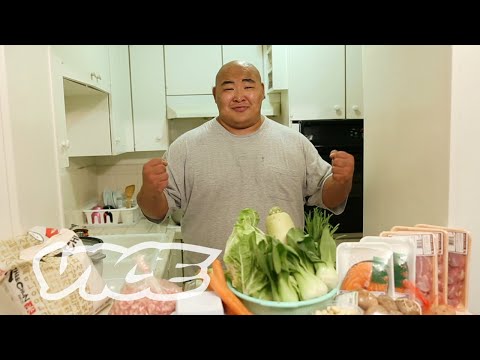 The 10,000-Calorie Diet: This is What Sumo Wrestlers Eat