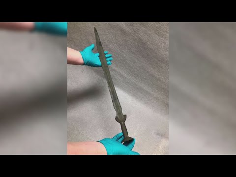 Thought-to-be replica sword from ‘Bronze Era’ turns out to be real at the Field Museum