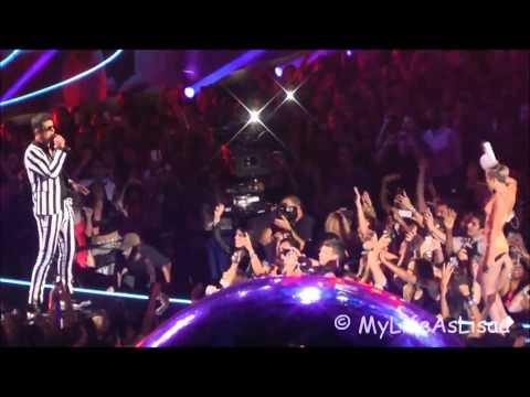 Miley Cyrus VMA 2013 with Robin Thicke SHOCKED