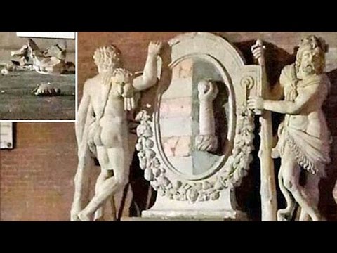 Selfie-Takers Destroy Priceless Statue of Hercules