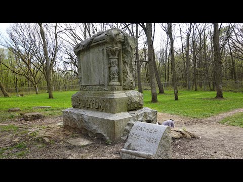 Exploring Haunted Bachelor&#039;s Grove Cemetery