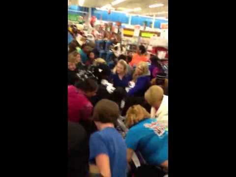 10 Ways People Took Black Friday Too Far - 47