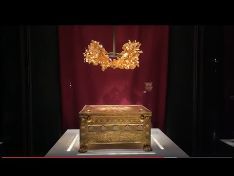 Royal Tombs of Aigai or Vergina. Golden Larnax with &quot;Sun of Vergina&quot; - Vergina Greece - ECTV
