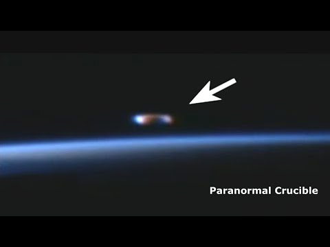 Huge UFO Disc Caught Leaving Earth