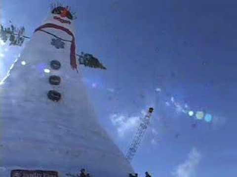 Bethel, Maine&#039;s World&#039;s Tallest SnowWoman