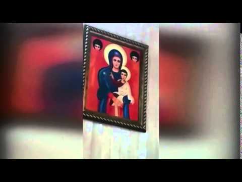 WUT IS this real Virgin Mary&#039;s Lips move On Painting During Prayer in Australia A real miracle