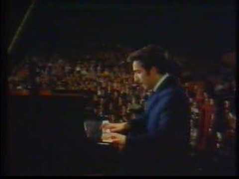 Ashkenazy plays Chopin Etude op.10-1