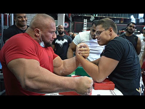 SCHOOLBOY VS LEONIDAS | ARM WRESTLING 2020