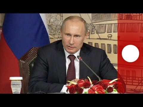 Putin signs law banning homosexual &quot;propaganda&quot;