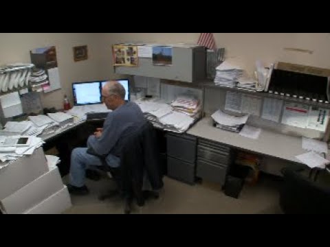 Some Successful People Prefer a Messy Desk (2012)