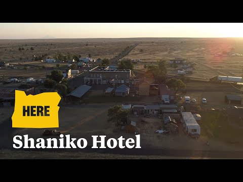 Stay in an Oregon ghost town at the Shaniko Hotel