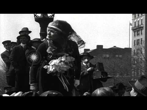 Douglas Fairbanks, Mary Pickford and Charlie Chaplin sell bonds during parade for...HD Stock Footage