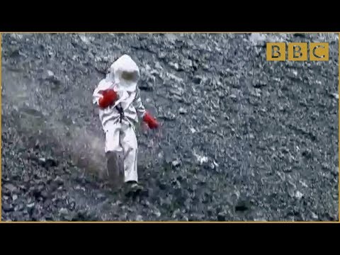 Scientist gets too close to lava lake! - Richard Hammond&#039;s Journey to the Centre of the Planet - BBC
