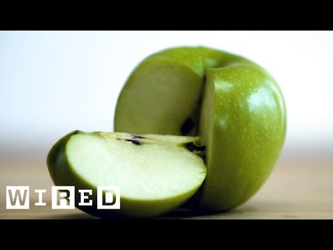 Food Myths: Are Apple Cores Poisonous?