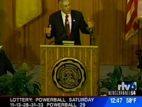 Gen. Wesley Clark at DePauw University - Campaign 2004