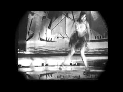 (1925) Josephine Baker dancing the original charleston