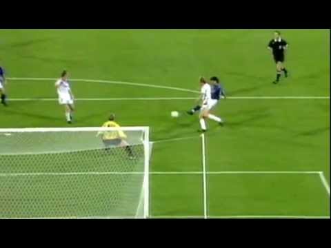 Baggio Goal - Italy v Czechoslovakia 1990