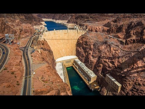 Building the Hoover Dam