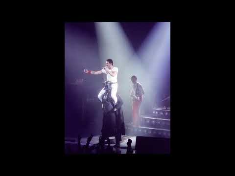 Queen - We Will Rock You (Live at Wembley Arena, 10th December 1980)