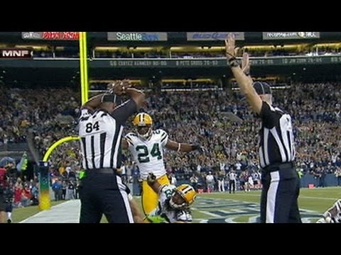 Green Bay Packers Hit By Refs&#039; Hail Mary Call Against Seattle Seahawks on &#039;Monday Night Football&#039;
