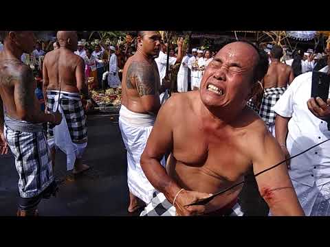 Usaba sambah Desa Sengkidu ( Sambah Ceremony)