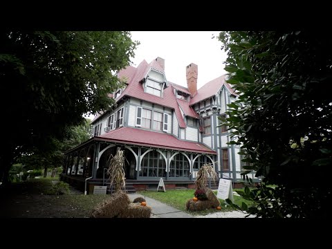 Ghost dogs and mansions: Learn about the hauntings at the Emlen Physick Estate