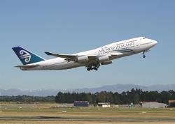 Air New Zealand Boeing 747 400 Departs Christchurch