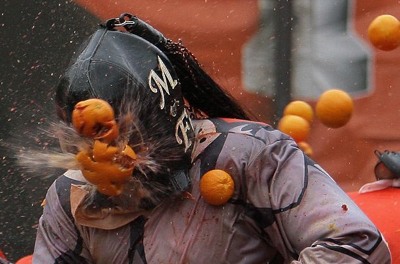 Ivrea-Orange-Throwing-Festival21.Jpg